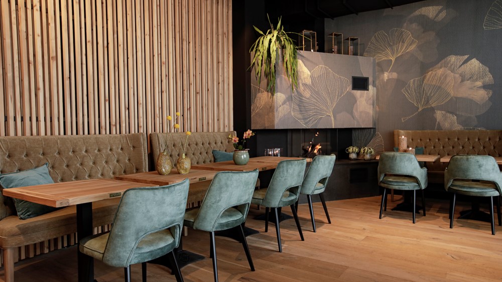 Maßgefertigte Eisdielen-Einrichtung Mirko Cais